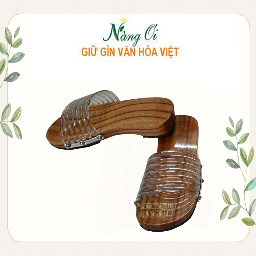 guốc gỗ trẻ em
